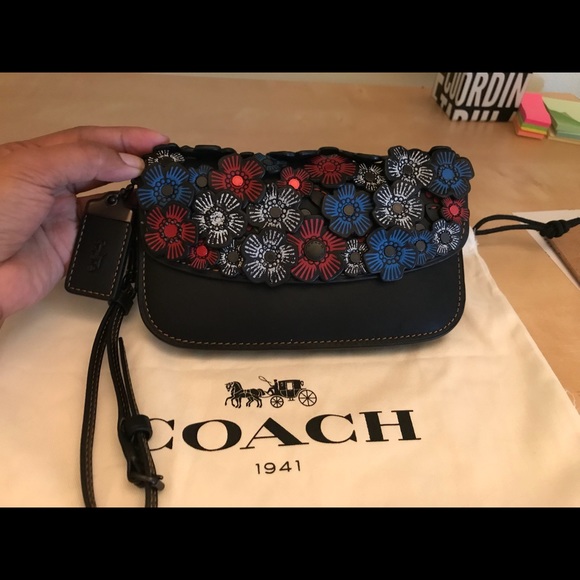 Clutch with tea rose - Picture 1 of 4